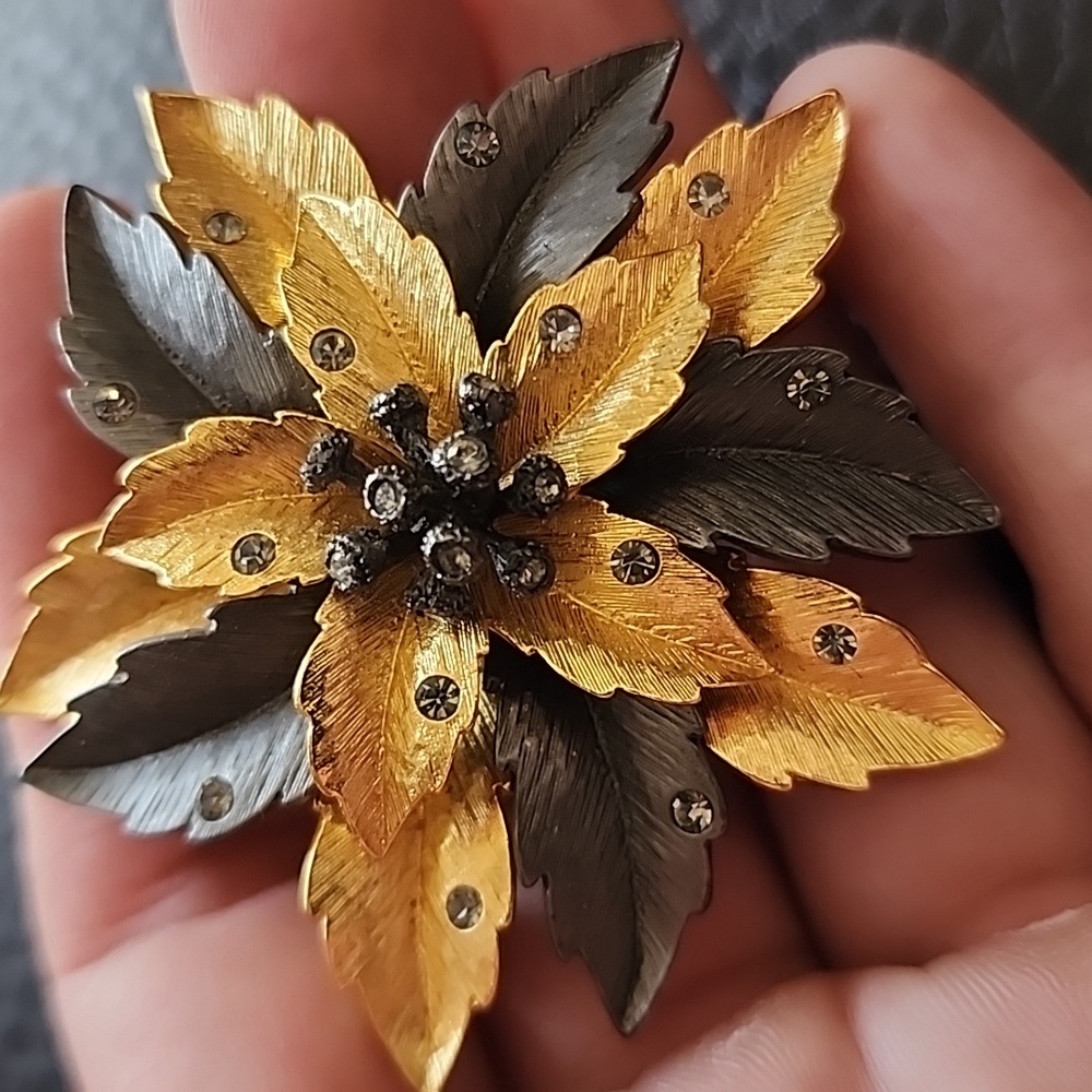 Joan Rivers brooch - Picture 5 of 9